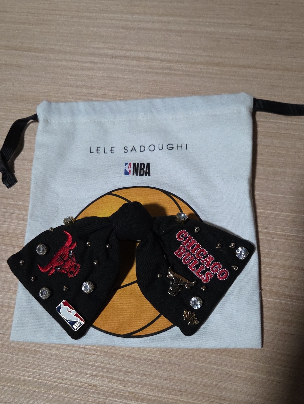 Lele Sadoughi Black Chicago Bulls Embellished Bow Clip With Dust Bag